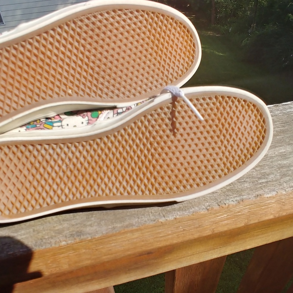 HELLOKITTY VANS